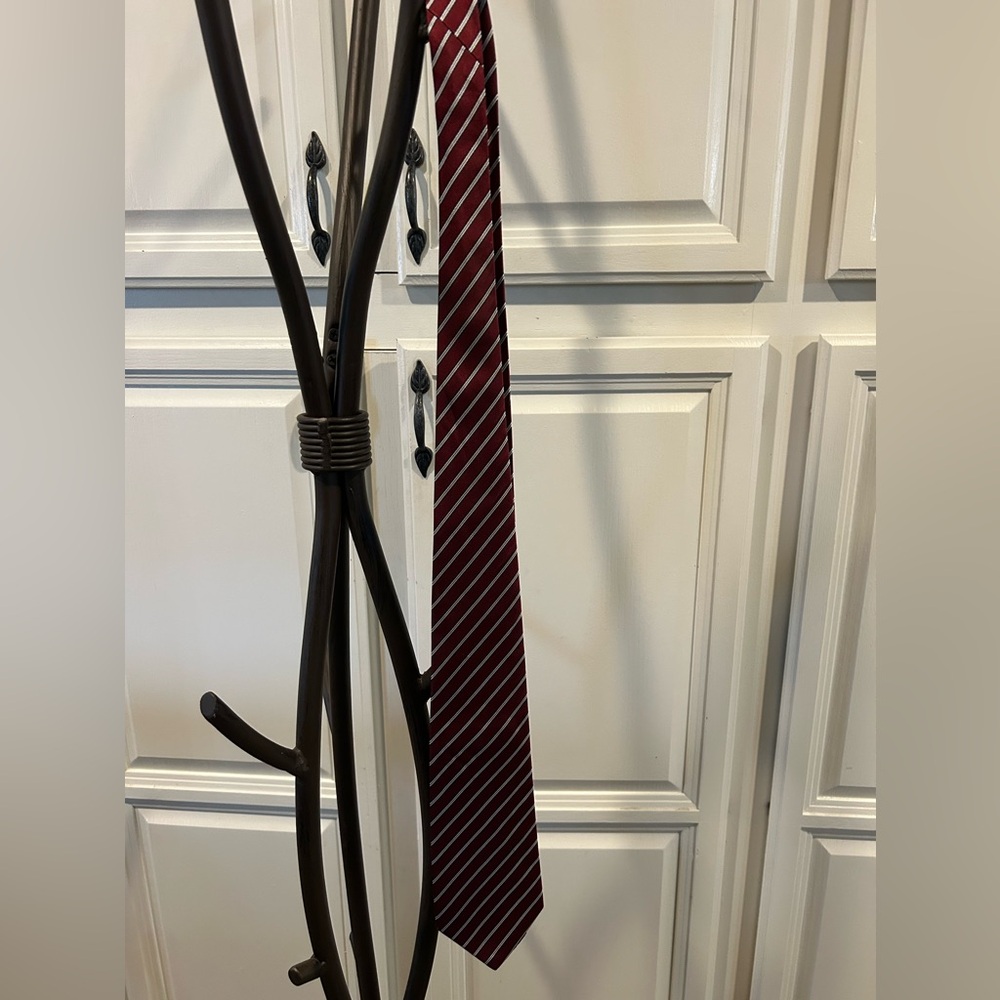 Burgundy striped men’s Lands’ End tie